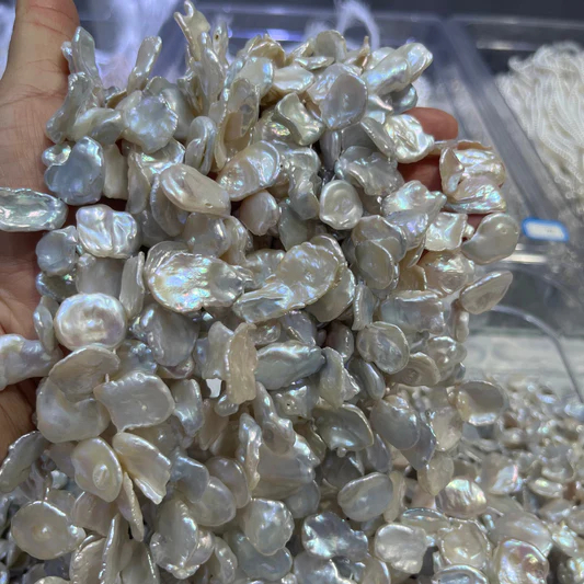 16-20mm petal pearls white 38mm/strand 5A