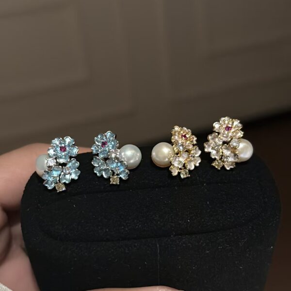 Floral pearl earrings, beautiful, flawless