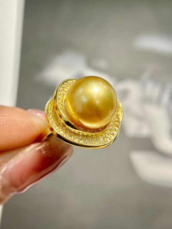 Top-grade South Sea gold pearl ring, luxurious and noble