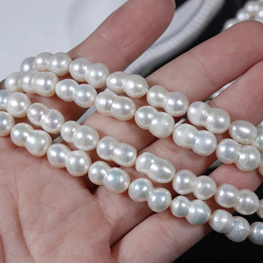 Peanuts Pearl string white 38cm-40cm/string 4A